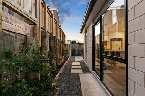 Photo of property in 310a Lakes Boulevard, Pyes Pa, Tauranga, 3112