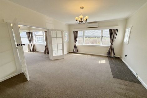 Photo of property in 39 Straven Road, Riccarton, Christchurch, 8011