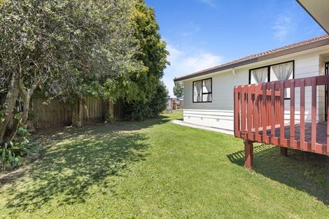 Photo of property in 2/5 Ebenezer Way, Clendon Park, Auckland, 2103