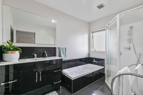 Photo of property in 85 Templeton Place, Clendon Park, Auckland, 2103