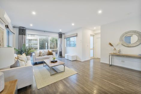 Photo of property in 22 Sunshine Boulevard, Sunnyvale, Auckland, 0612