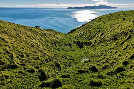 Photo of property in 1275 Paekakariki Hill Road, Paekakariki Hill, Porirua, 5381