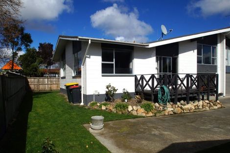Photo of property in 2/24 Chilton Drive, Mairehau, Christchurch, 8052