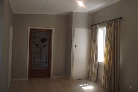 Photo of property in 1 Kent Street, Carterton, 5713