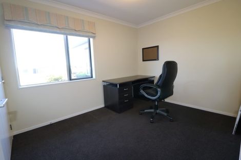 Photo of property in 12 Castleton Way, Flagstaff, Hamilton, 3210