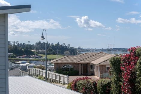 Photo of property in 63 Waterside Drive, Pyes Pa, Tauranga, 3112