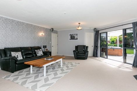 Photo of property in 40 Pukekura Place, Taradale, Napier, 4112