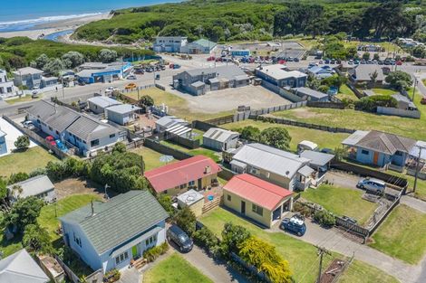 Photo of property in 12 Rangitane Street, Himatangi Beach, Foxton, 4891