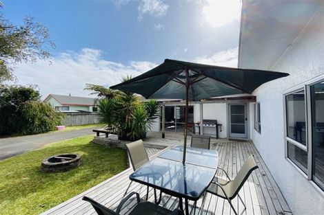 Photo of property in 5 Oak Avenue, Nawton, Hamilton, 3200