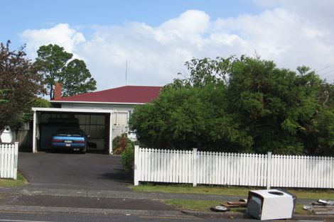 Photo of property in 30 Saint Leonards Road, Kelston, Auckland, 0602