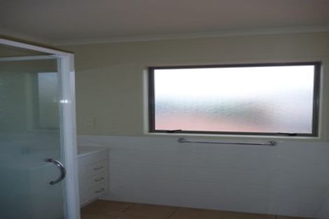 Photo of property in 57 Tiri Tiri Road, Birkdale, Auckland, 0626