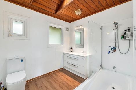 Photo of property in 72 Fitzwater Place, Henderson, Auckland, 0612