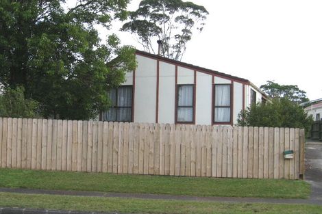 Photo of property in 8 Granville Drive, Massey, Auckland, 0614