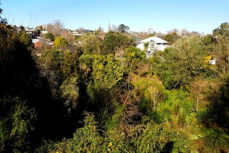 Photo of property in 30 Riverview Terrace, Fairfield, Hamilton, 3214