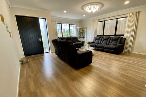 Photo of property in 32 Goodfellow Lane, Flat Bush, Auckland, 2019