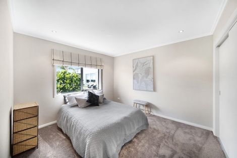 Photo of property in 4 Verley Rise, East Tamaki Heights, Auckland, 2016
