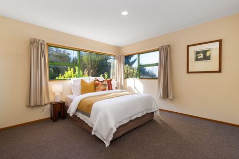 Photo of property in 117a Wynyard Crescent, Fernhill, Queenstown, 9300