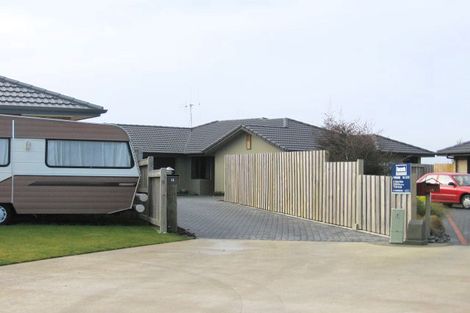 Photo of property in 16 Burgundy Court, Rototuna, Hamilton, 3210