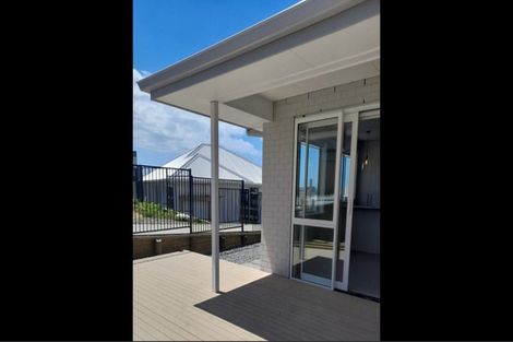 Photo of property in 1 Nottingham Road, Omokoroa, 3114