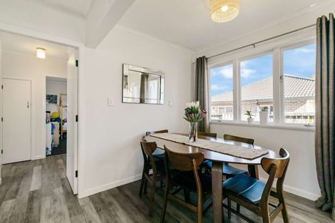 Photo of property in 10 Shirley Avenue, Papakura, 2110