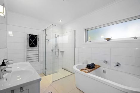 Photo of property in 374 Devon Street West, Lynmouth, New Plymouth, 4310