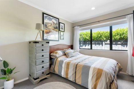 Photo of property in 4 Mullagh Place, East Tamaki Heights, Auckland, 2016