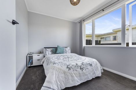 Photo of property in 3 Aberdeen Avenue, Takaro, Palmerston North, 4412