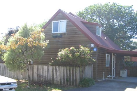Photo of property in 2 Caspian Close, New Lynn, Auckland, 0600
