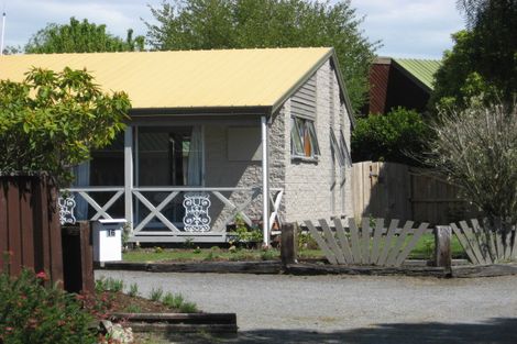 Photo of property in 16 Kowai Place, Amberley, 7410