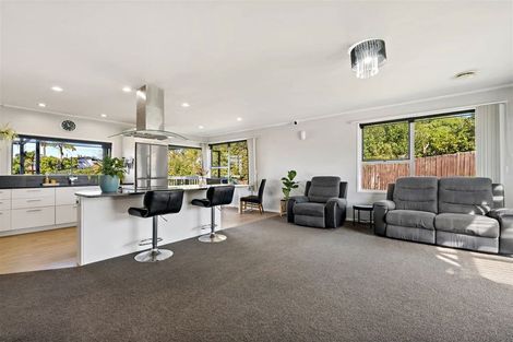 Photo of property in 3 Rehia Road, Massey, Auckland, 0614