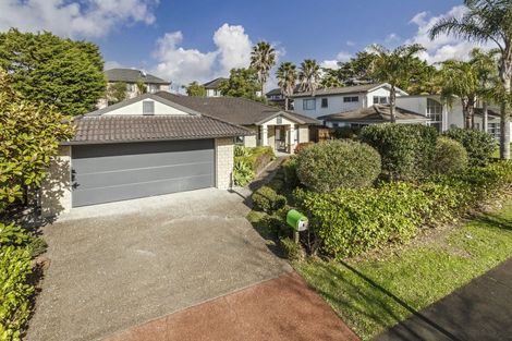 Photo of property in 6 English Oak Drive, Schnapper Rock, Auckland, 0632