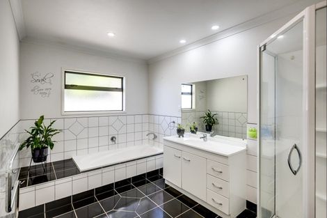 Photo of property in 208a Frimley Oaks, Frimley, Hastings, 4120