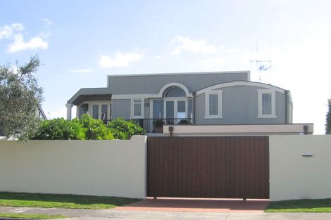 Photo of property in 22 Sunbrae Grove, Mount Maunganui, 3116