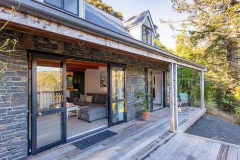 Photo of property in 6888e Christchurch Akaroa Road, Takamatua, 7581