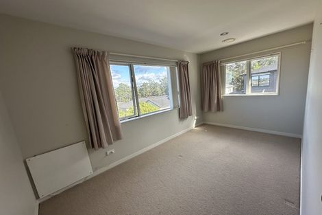 Photo of property in 72 Harrowglen Drive, Northcross, Auckland, 0630