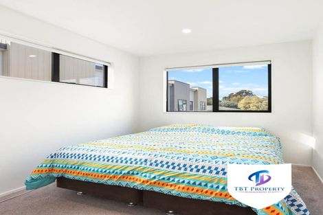 Photo of property in 8/25 Vodanovich Road, Te Atatu South, Auckland, 0610