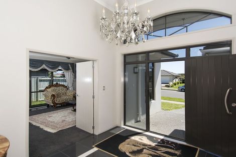 Photo of property in 102 Oriental Parade, Papamoa Beach, Papamoa, 3118