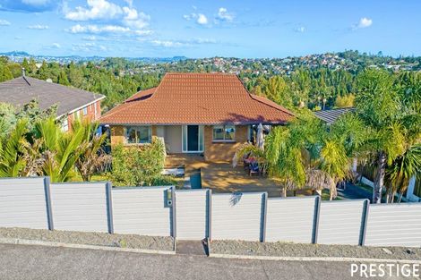 Photo of property in 52 Chelsea View Drive, Chatswood, Auckland, 0626