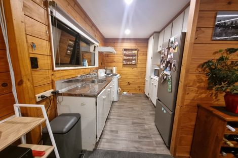 Photo of property in 6 Edmund Lomas Grove, Birchville, Upper Hutt, 5018