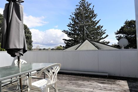 Photo of property in 2/60 Aramoana Avenue, Devonport, Auckland, 0624