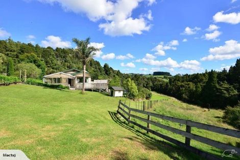 Photo of property in 909 Upper Waiwera Road, Tahekeroa, Silverdale, 0994