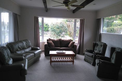 Photo of property in 11 Walton Avenue, Waikanae, 5036