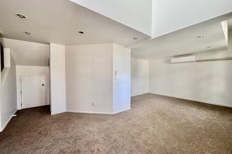 Photo of property in 25 Montilla Place, Manurewa, Auckland, 2102