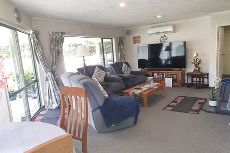 Photo of property in 2/15 Burness Road, Greenmeadows, Napier, 4112