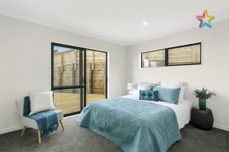 Photo of property in 6 Poto Road, Normandale, Lower Hutt, 5010