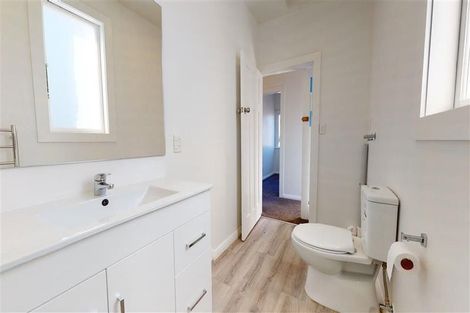 Photo of property in 100 Randwick Road, Moera, Lower Hutt, 5010