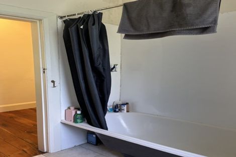 Photo of property in 2 Easdale Street, Kelburn, Wellington, 6012