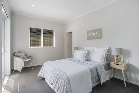 Photo of property in 11 Erceg Way, Rosehill, Papakura, 2113