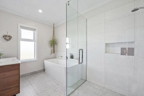 Photo of property in 9 Kanuka Grove, Kinloch, Taupo, 3377