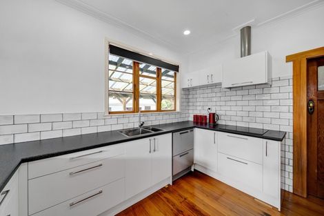 Photo of property in 14 Douglas Street, Hawera, 4610